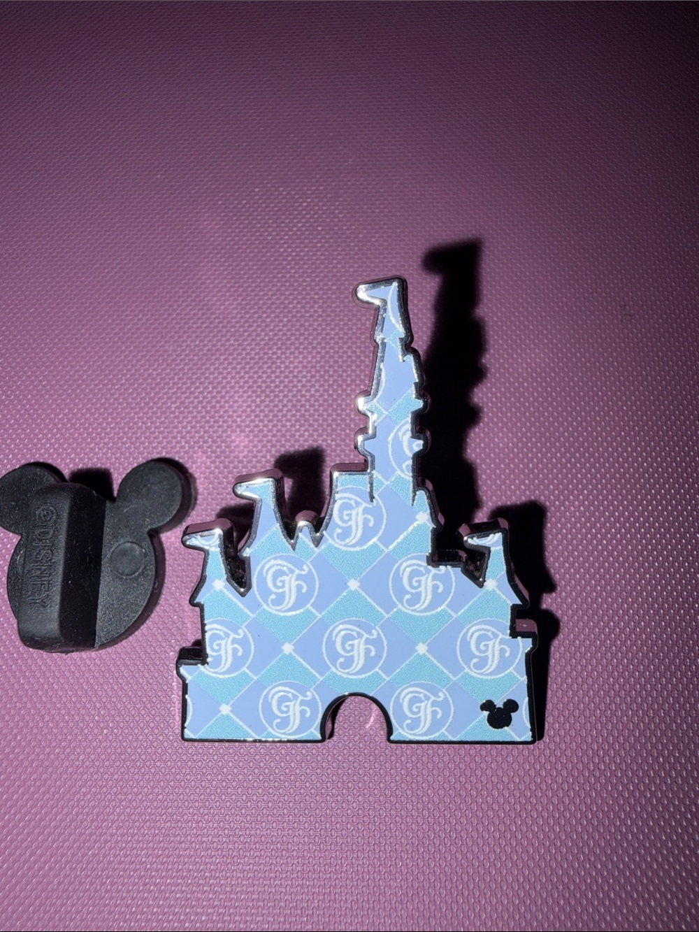 Disney grand Floridian Castle Enamel Pin in Light Blue - Picture 3 of 3